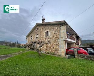 Vista exterior de Casa adosada en venda en Puente Viesgo amb Balcó