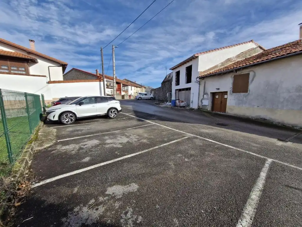 Parking de Casa o chalet en venta en San Felices de Buelna con Balcón