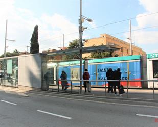 Vista exterior de Àtic en venda en Esplugues de Llobregat amb Balcó