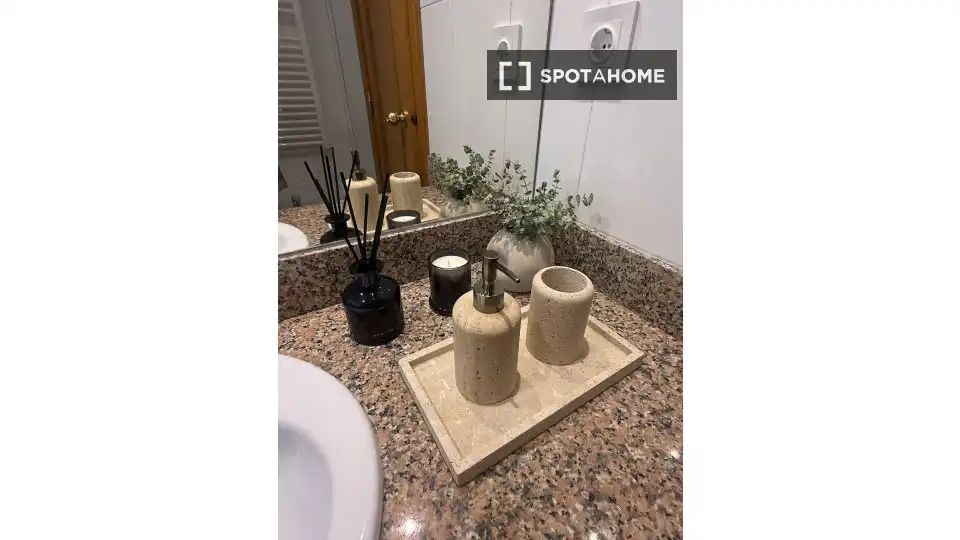 Piso con terraza en alquiler en L'Eixample, imagen 14