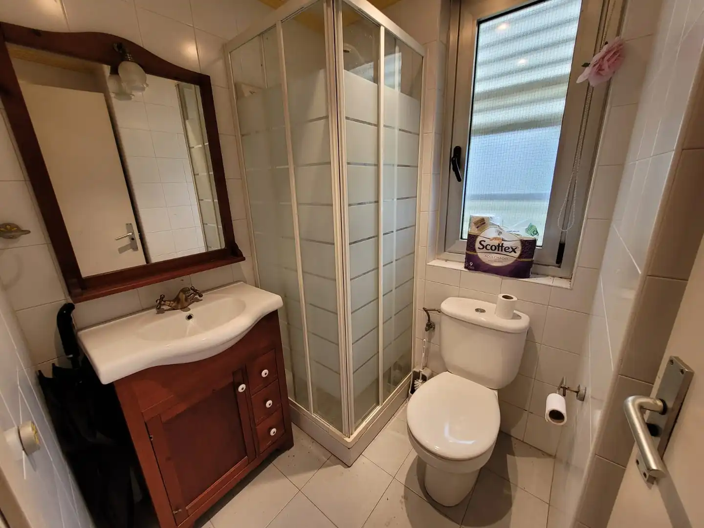 Bathroom of Flat for sale in Bilbao   with Heating, Parquet flooring and Storage room
