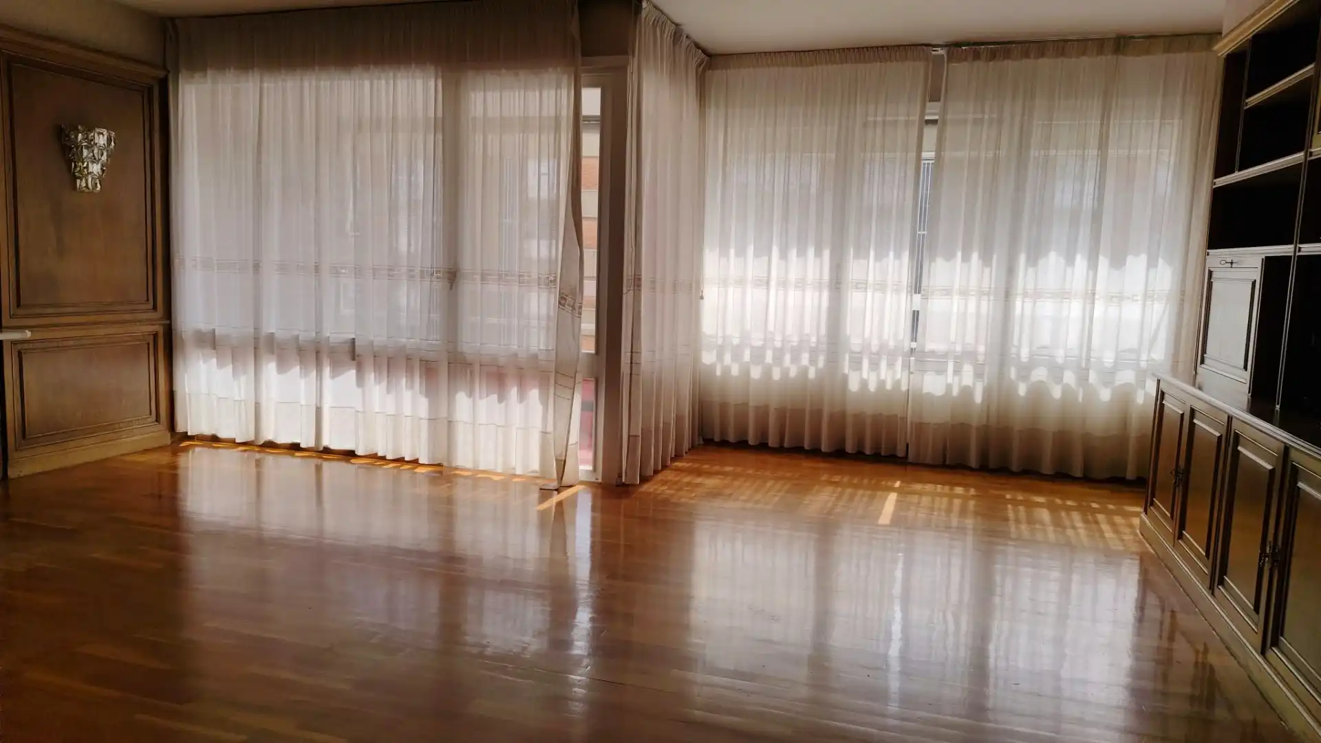 Sala de estar de Piso en venta en Barcelona con Calefacción, Parquet y Horno