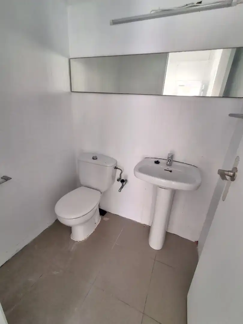 Baño de Local de alquiler en Tortosa con Aire acondicionado