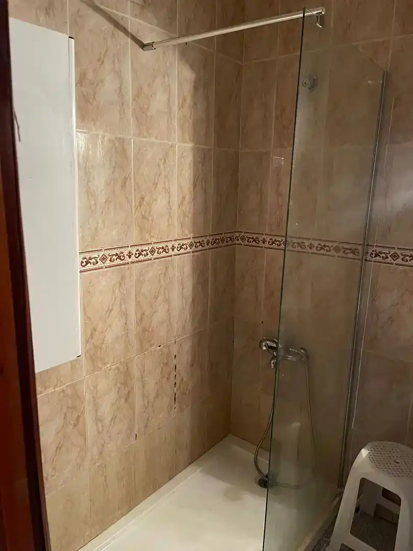 Badezimmer von Erdgeschoss zur Miete in Villar del Rey mit Möbliert, Ofen und Waschmaschine
