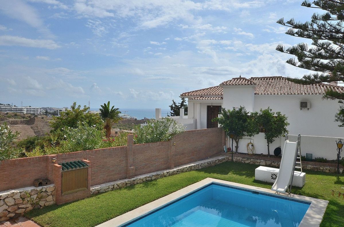 Garden of House or chalet for sale in Fuengirola  with Air Conditioner, Heating and Private garden
