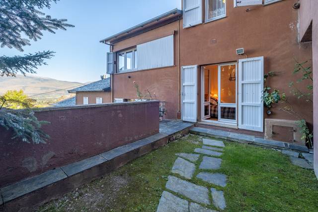 Casa adosada en Venta en Avinguda Tossa d'Alp, 23 en Alp poble