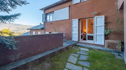 Foto 2 de Casa adosada en venta en Avinguda Tossa D'alp, 23, Alp poble, Girona