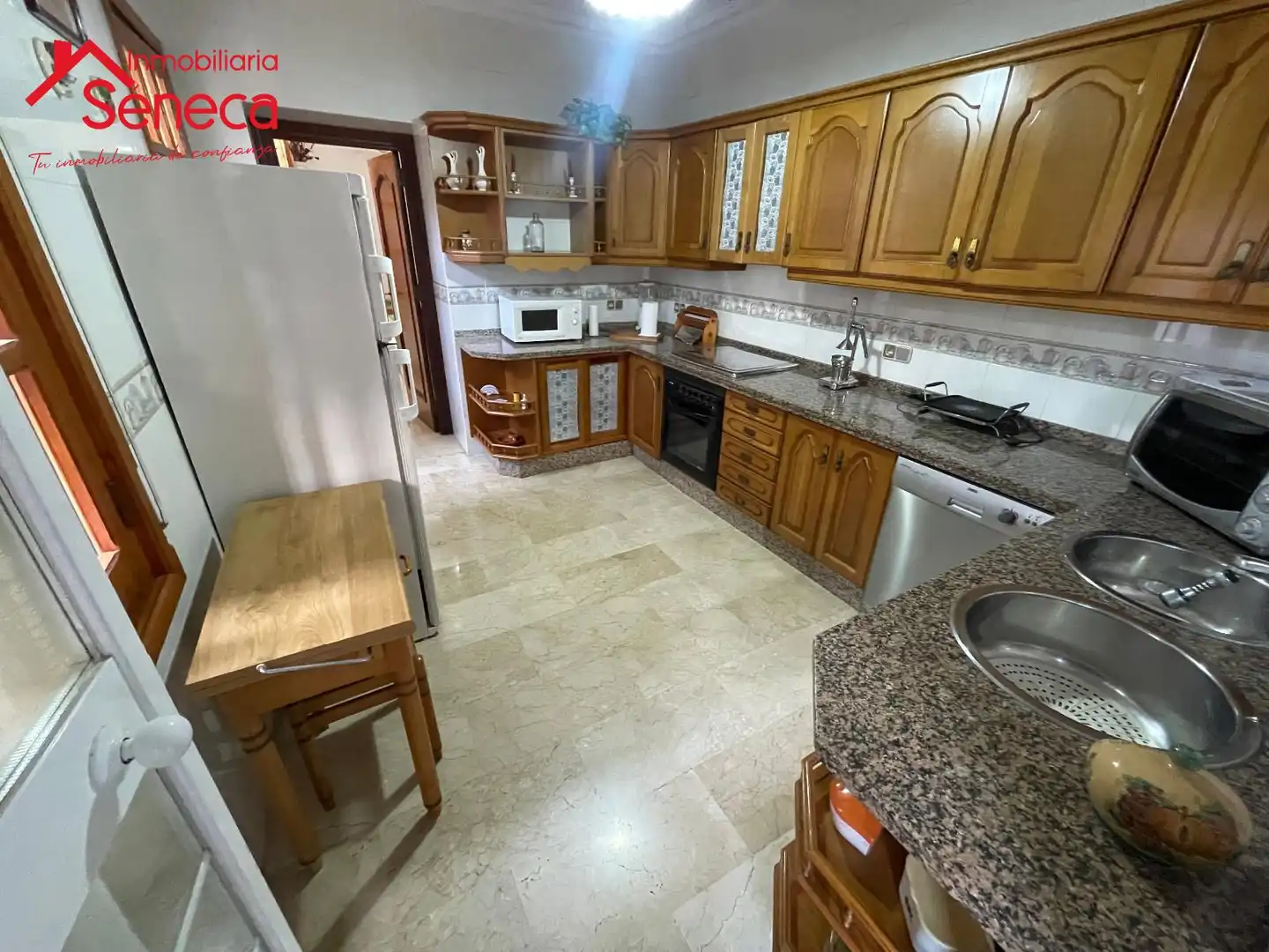 Kitchen of Detached homes for sale in El Carpio  with Air Conditioner, Heating and Furnished