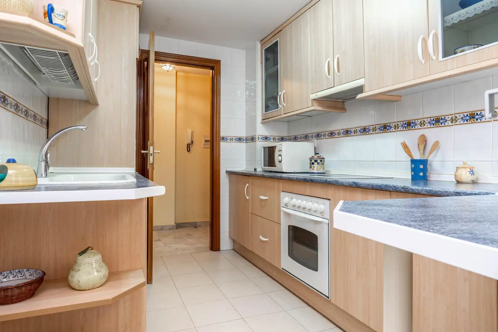 Piso con piscina en venta en Calle Calle María de Maeztu 23, imagen 18