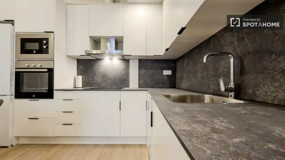 Flat with terrace to rent in Eixample, imagen 4