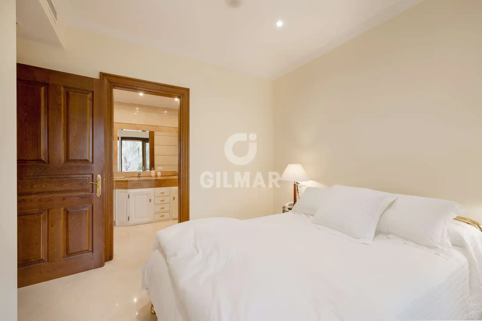 Habitación de Casa o chalet en venta en Benahavís con Calefacción, Jardín privado y Piscina