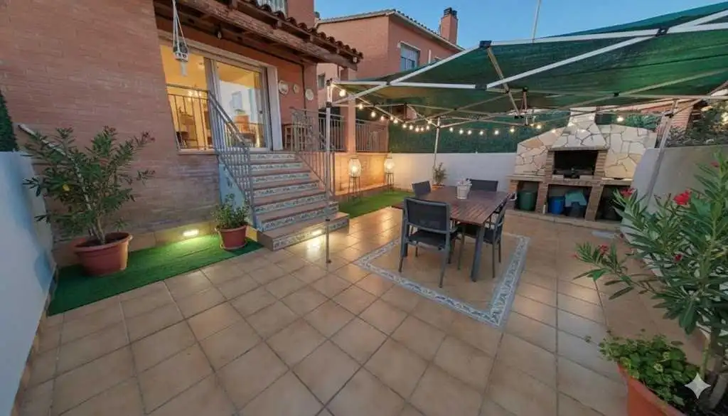 Terraza de Casa o chalet en venta en Santa Perpètua de Mogoda con Aire acondicionado, Calefacción y Jardín privado