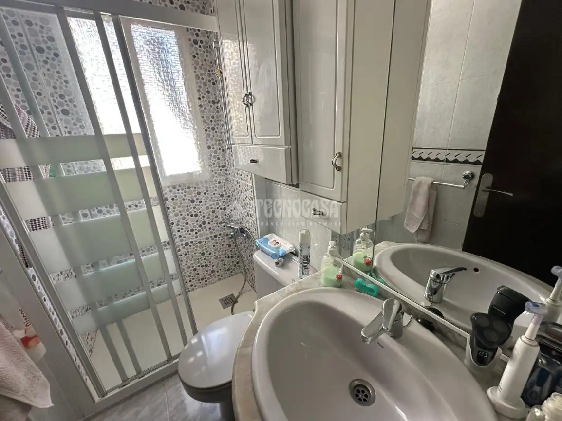 Bathroom of Flat for sale in Zaragoza  with Heating and Balcony