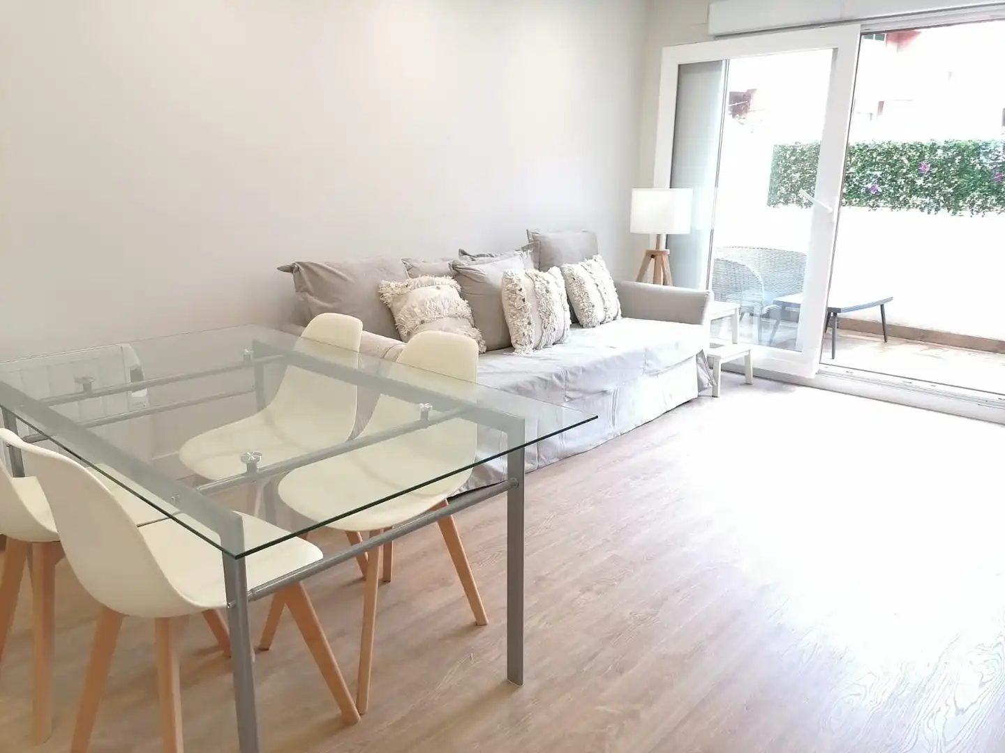 Wohnzimmer von Wohnungen zur Miete in Castro-Urdiales mit Heizung, Terrasse und Möbliert
