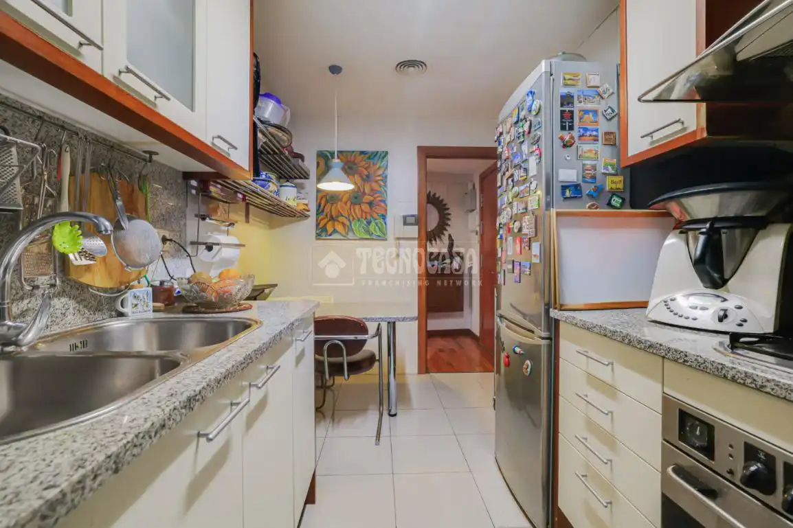 Cocina de Piso en venta en Barcelona con Balcón