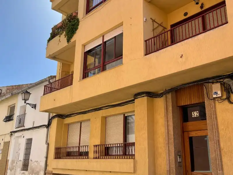 Flat with garden for sale in Calle Maestre Domènec 32