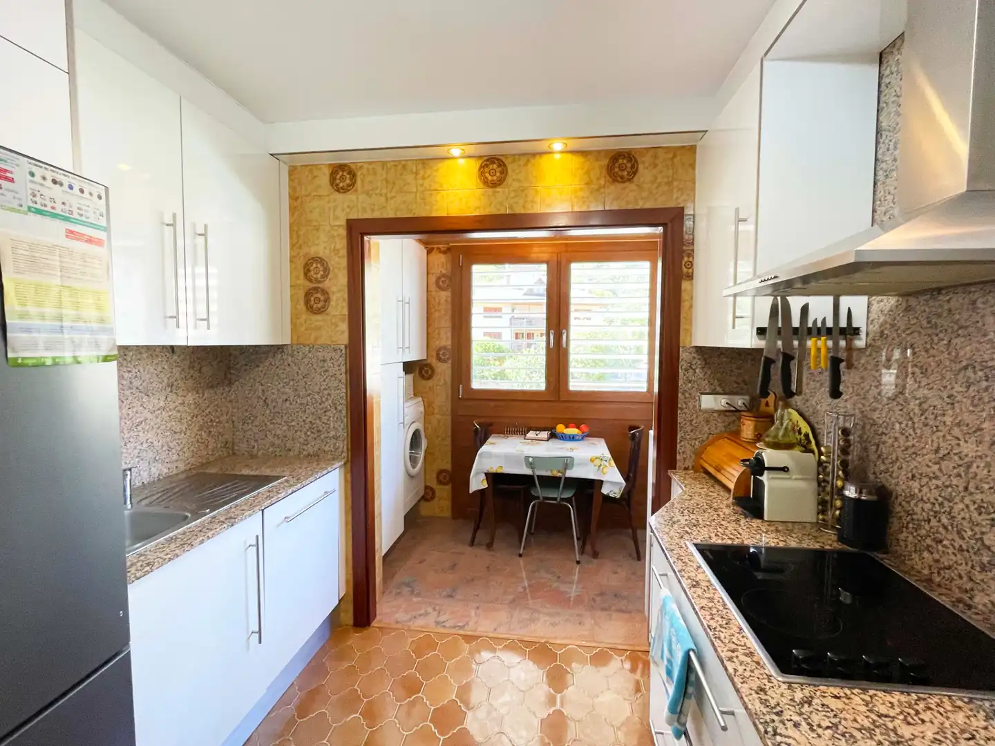 Küche von Wohnung zum Verkauf in Sort mit Terrasse, Abstellraum und Möbliert