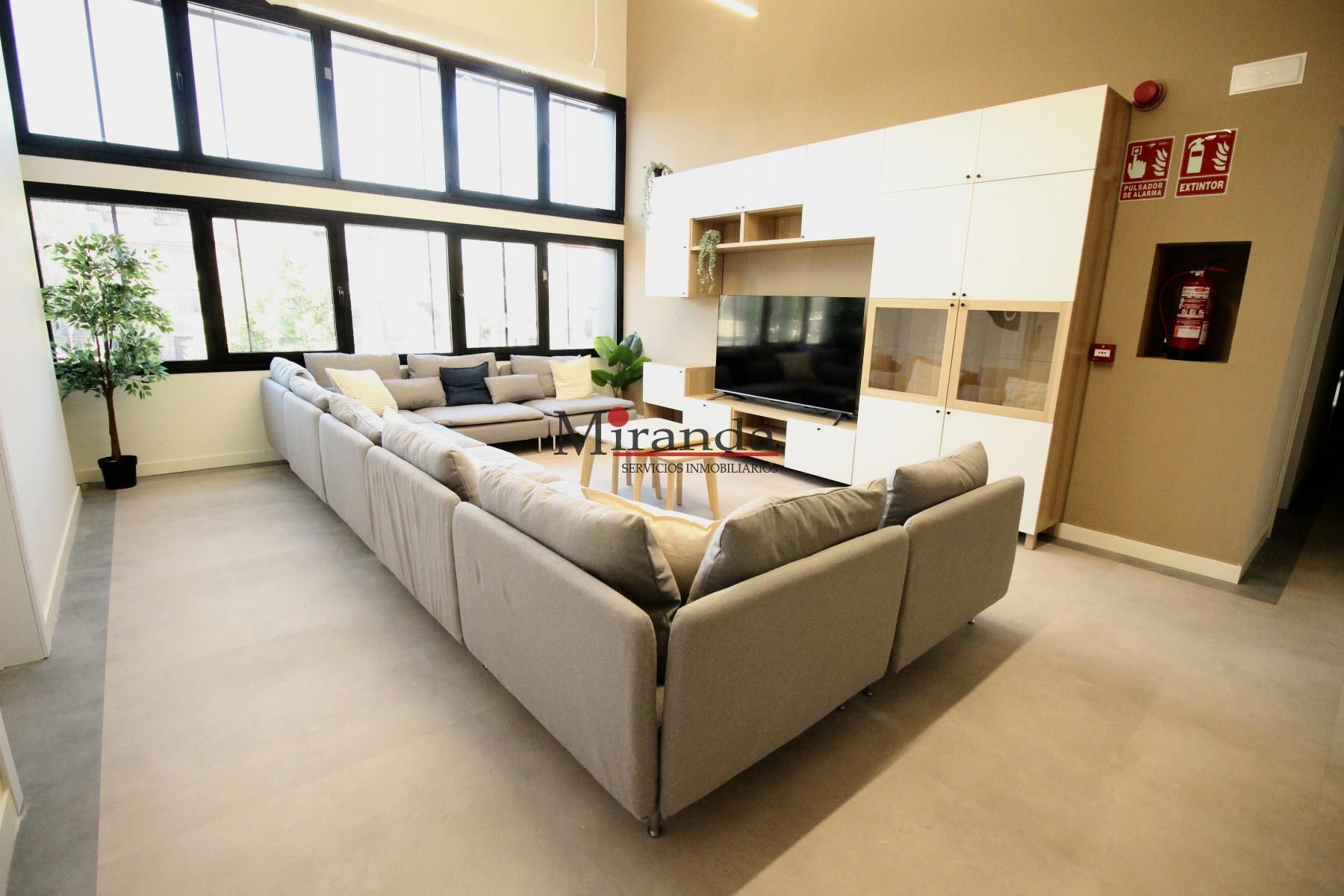 Living room of Study to share in Villaviciosa de Odón  with Air Conditioner, Heating and Terrace