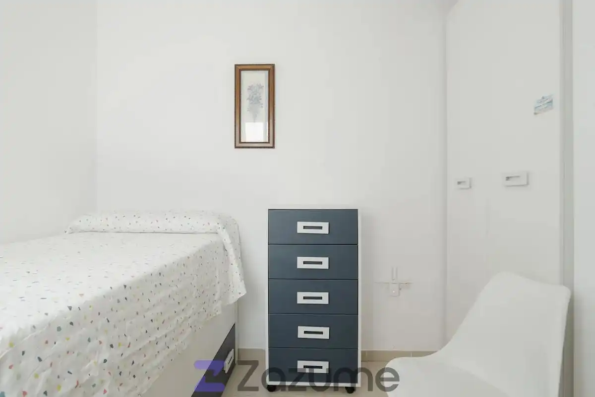 Dormitori de Casa adosada de lloguer en Barbate amb Aire condicionat, Terrassa i Moblat