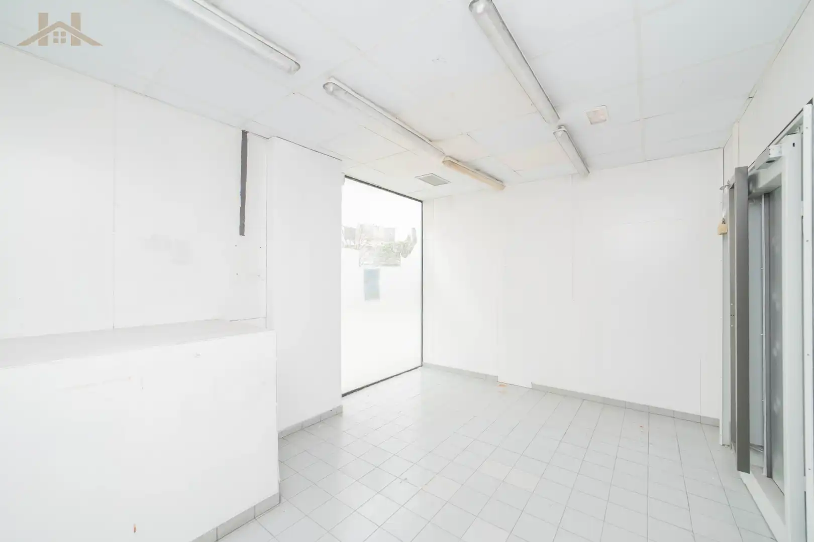 Commercial properties for sale in Alcorcón  with Air Conditioner and Heating