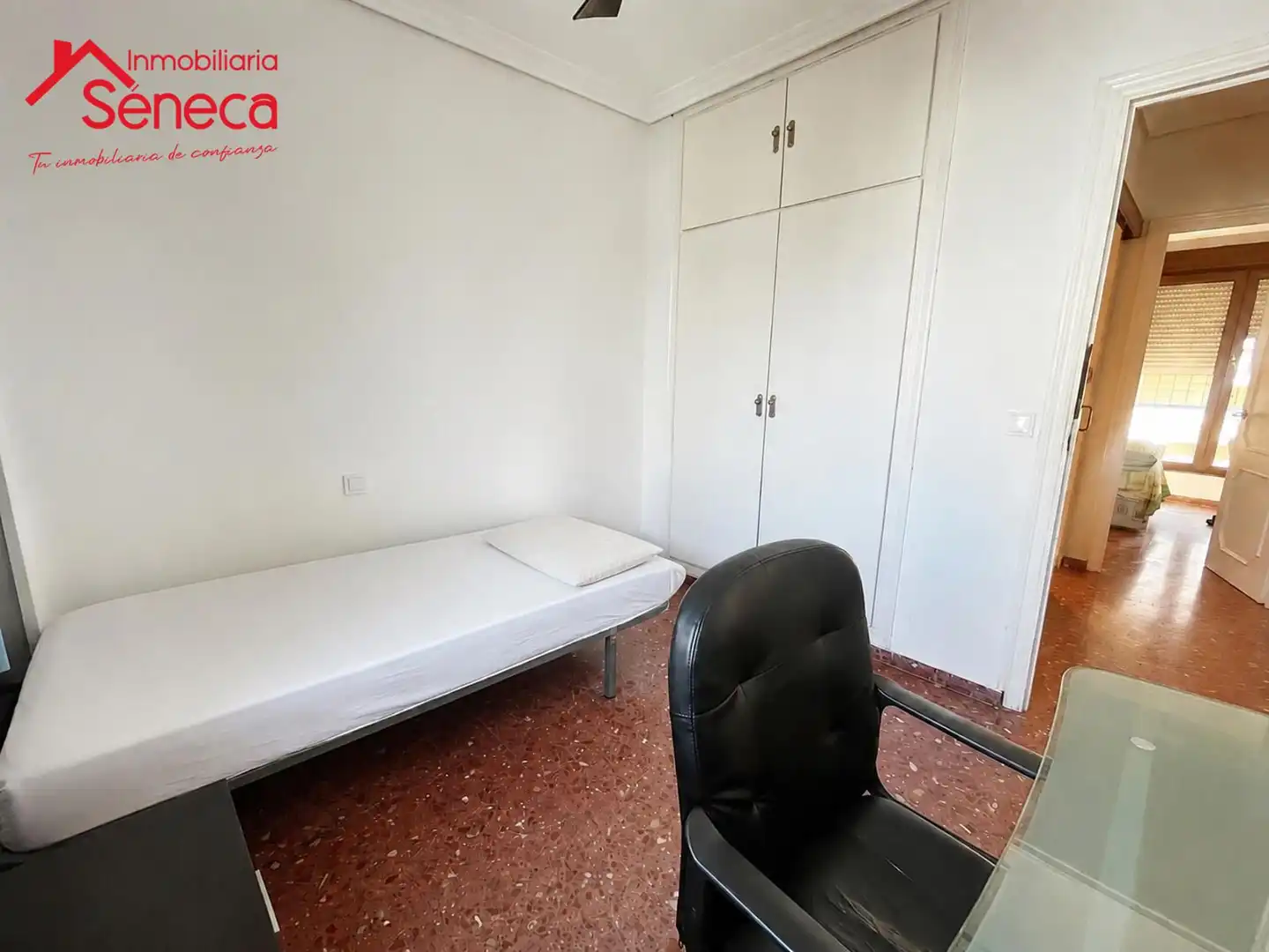 Schlafzimmer von Dachboden zum Verkauf in Córdoba mit Klimaanlage, Heizung und Abstellraum