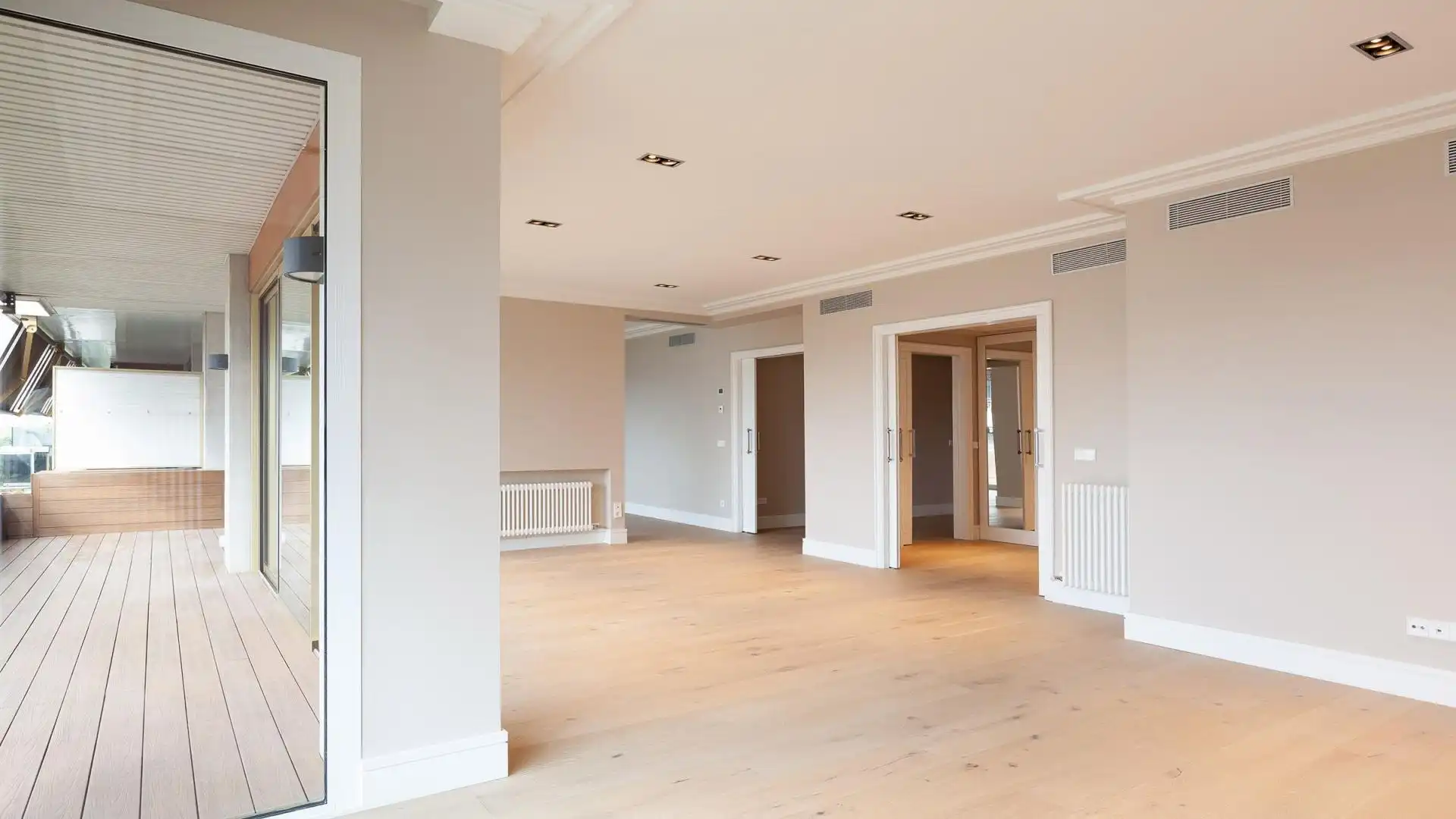 Flat for rent in  Barcelona Capital  with Air Conditioner, Parquet flooring and Terrace