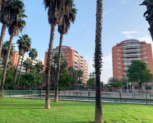 Exterior view of Flat for sale in  Sevilla Capital  with Air Conditioner, Heating and Private garden