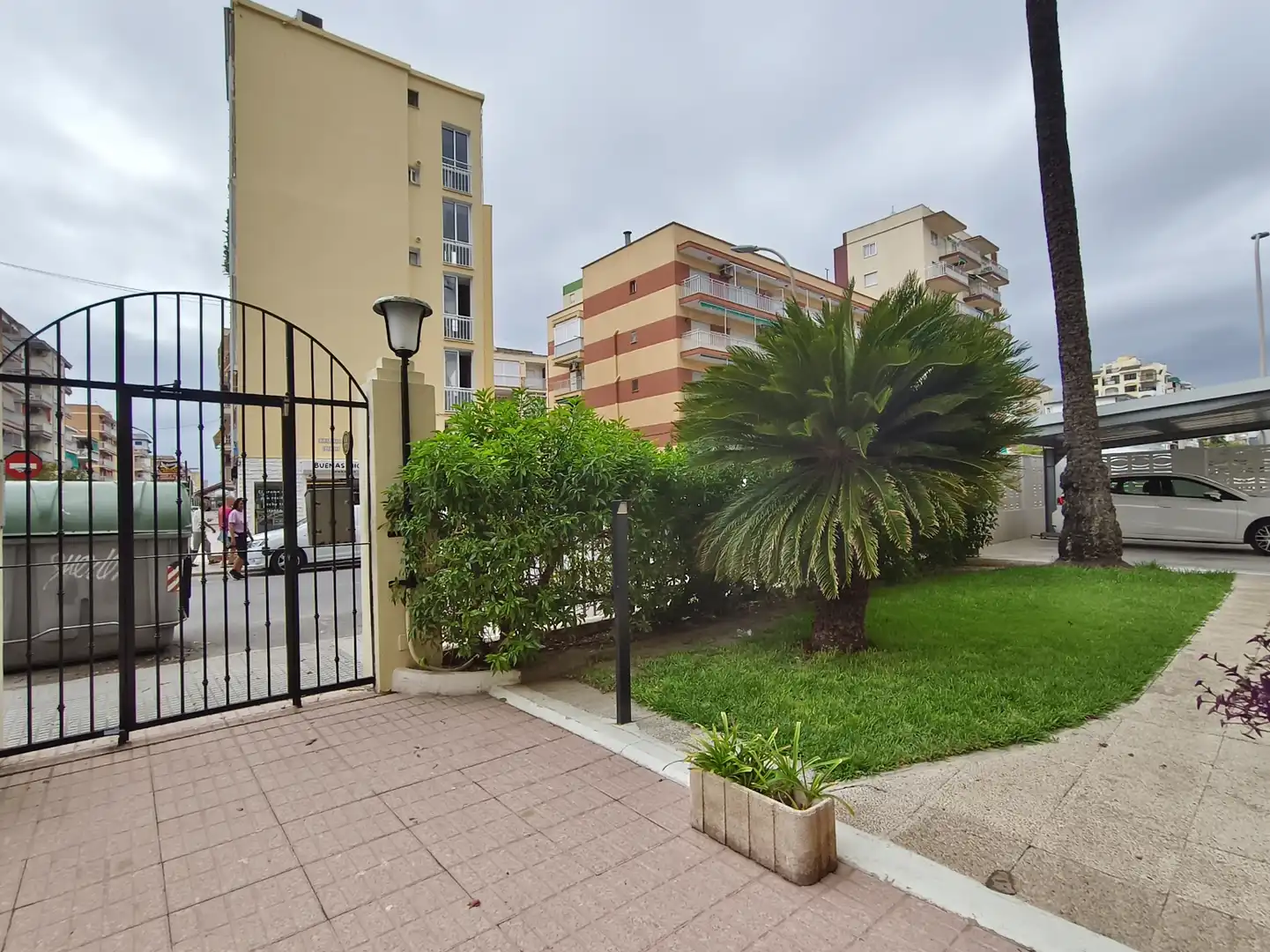 Aparcament de Pis de lloguer en Gandia amb Aire condicionat, Calefacció i Terrassa