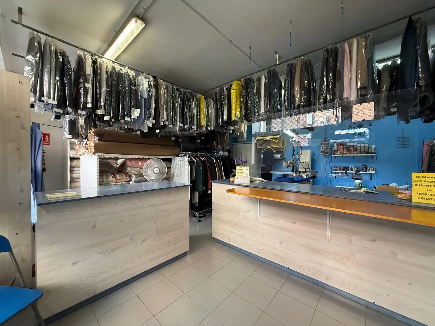 Commercial properties for sale in Santa Coloma de Gramenet  with Air Conditioner