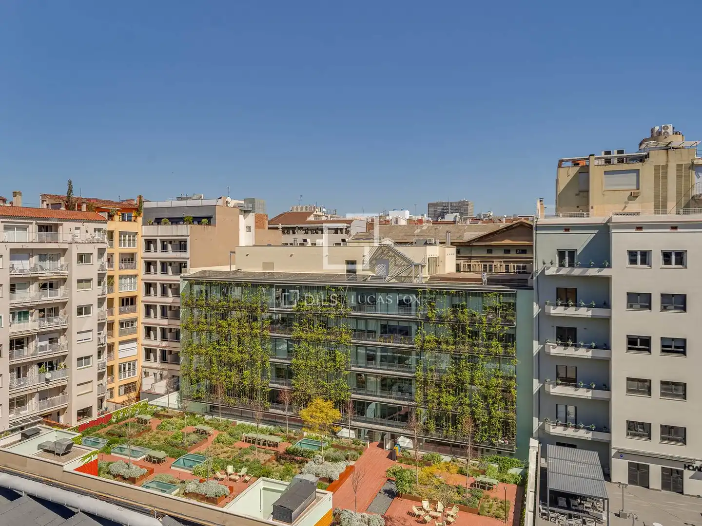 Vista exterior de Piso en venta en Barcelona con Aire acondicionado, Calefacción y Terraza