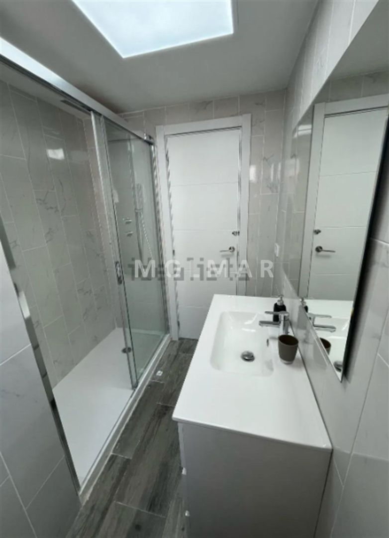 Bathroom of Flat for sale in  Valencia Capital  with Air Conditioner, Balcony and Internet