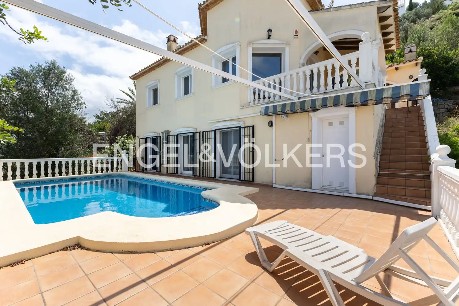 Vista exterior de Casa o xalet en venda en Pedreguer amb Aire condicionat, Calefacció i Jardí privat