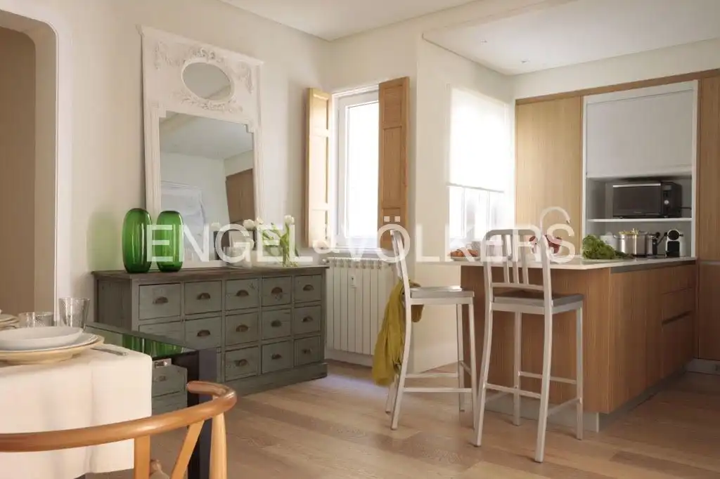 Comedor de Piso de alquiler en Madrid con Aire acondicionado, Calefacción y Amueblado