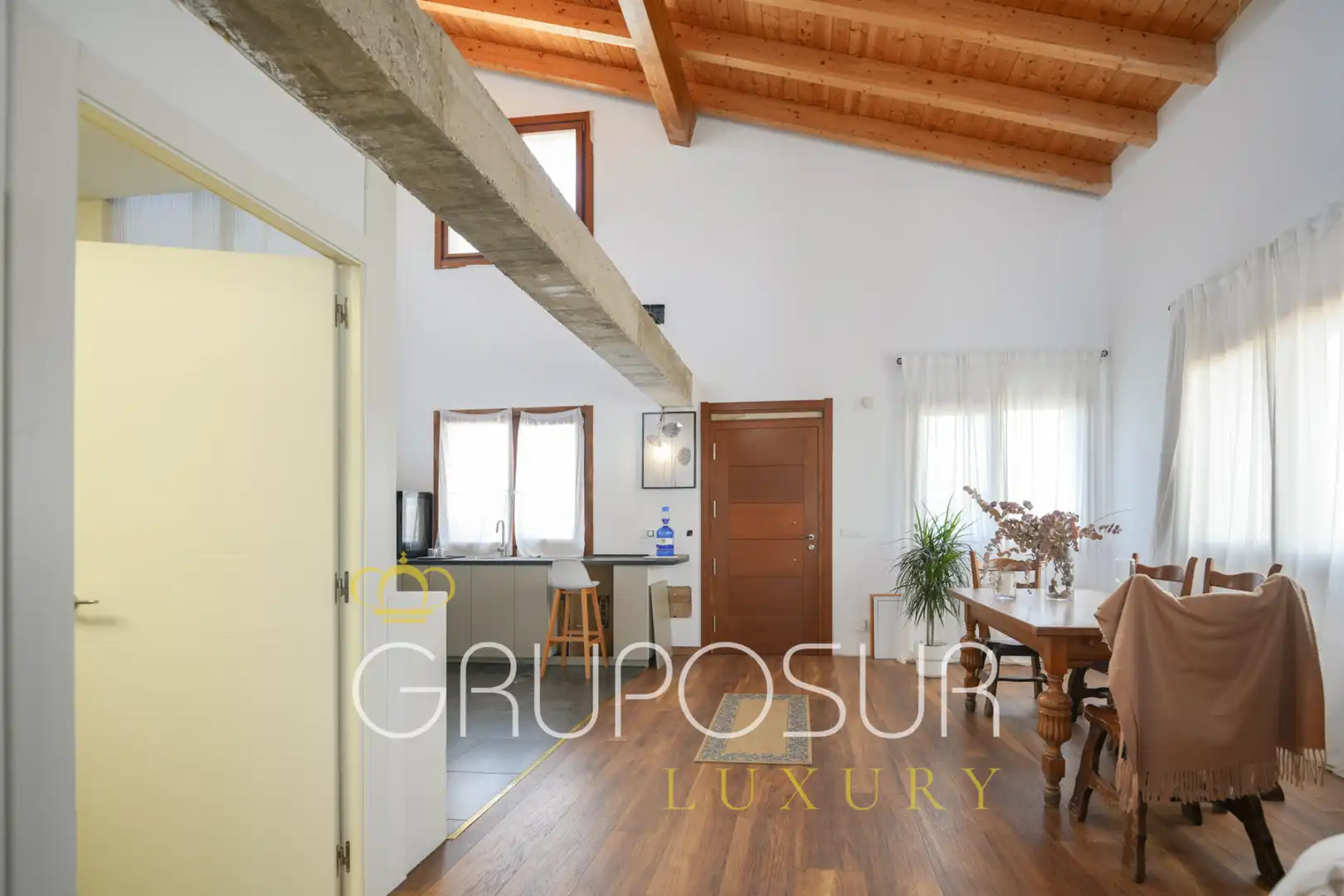 Küche von Einfamilien-Reihenhaus zum Verkauf in Valladolid mit Klimaanlage, Heizung und Terrasse