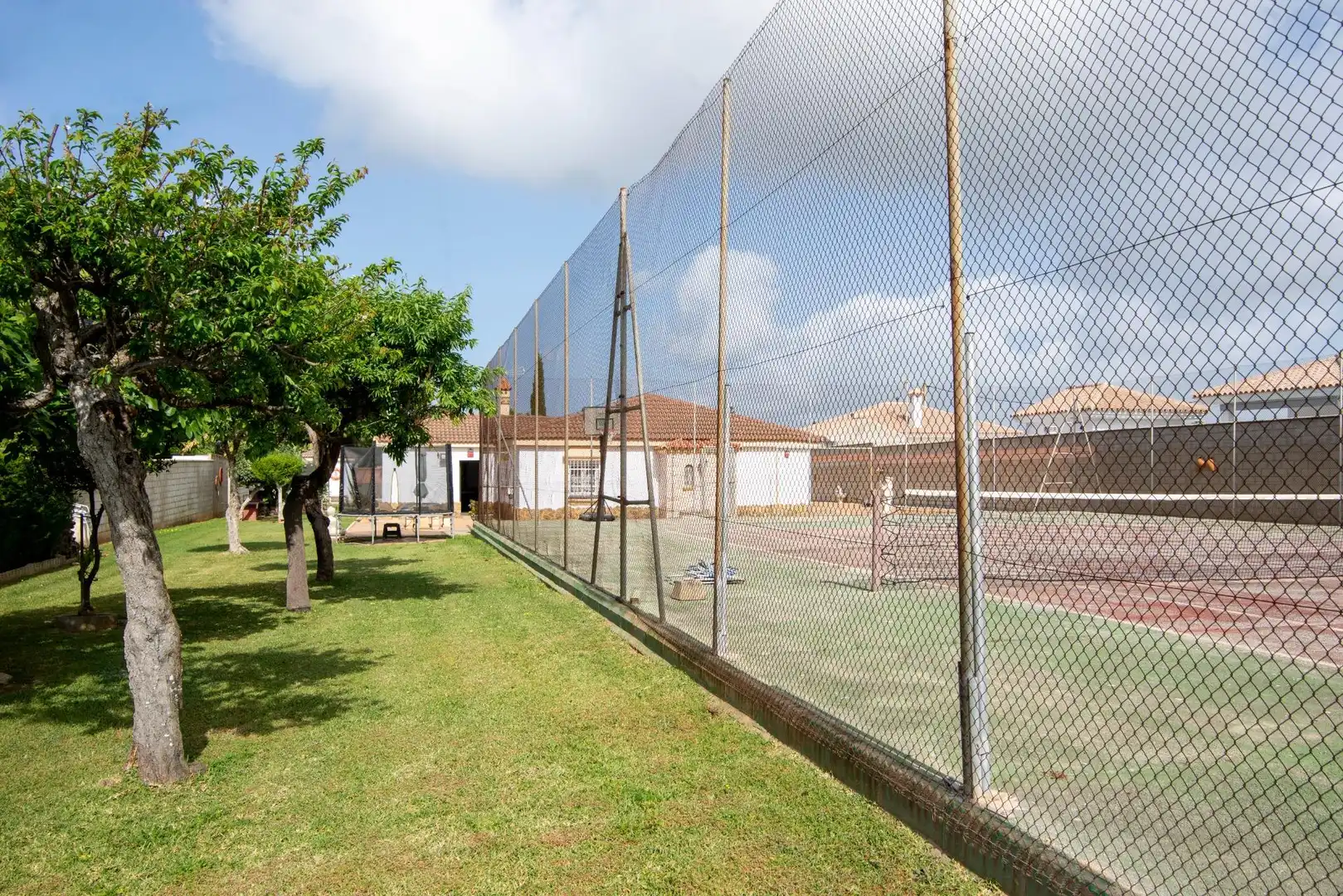 Exterior view of Houses for sale in Chiclana de la Frontera  with Air Conditioner, Private garden and Storage room