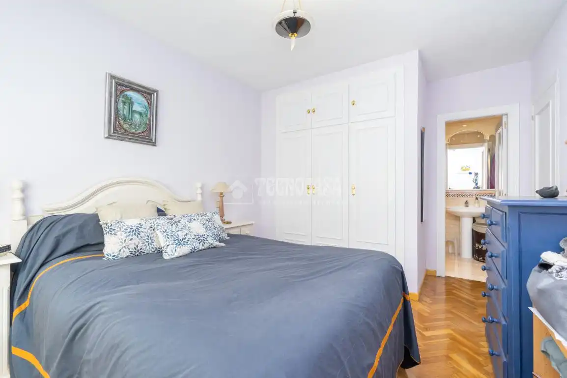 Habitación de Casa adosada en venta en Colmenar Viejo con Aire acondicionado, Jardín privado y Terraza