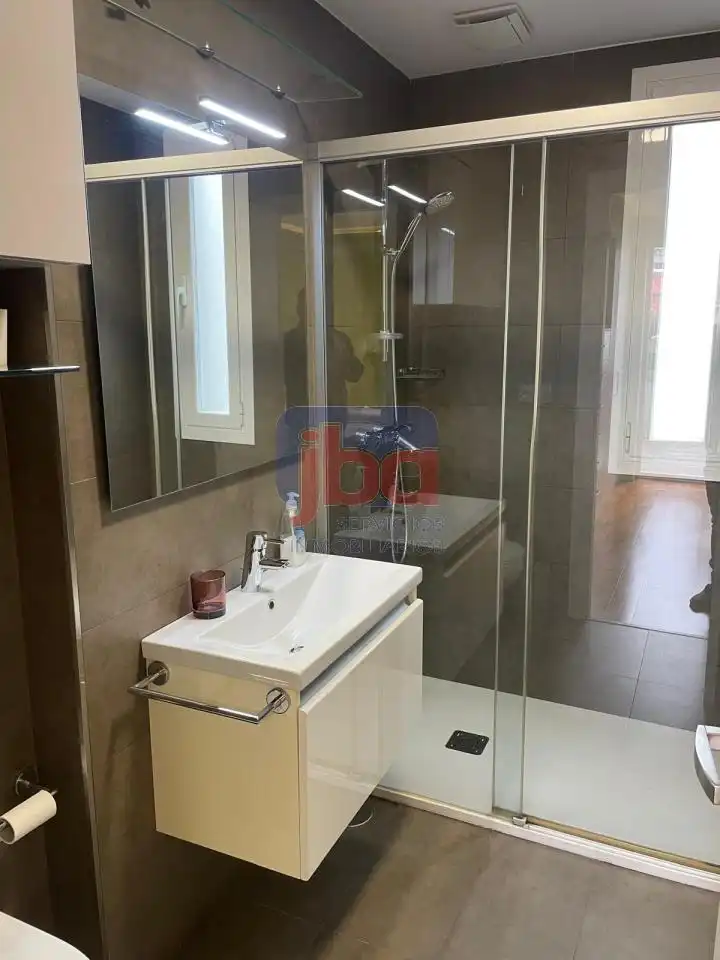 Badezimmer von Dachboden zur Miete in Ourense Capital  mit Heizung, Terrasse und Abstellraum