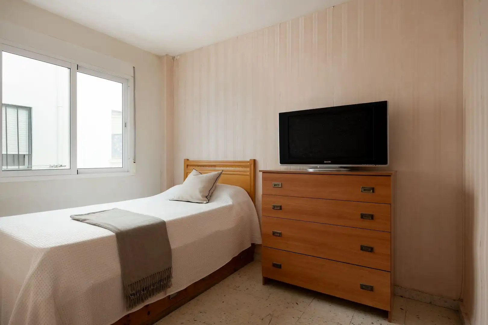Bedroom of Apartments for sale in Benalmádena
