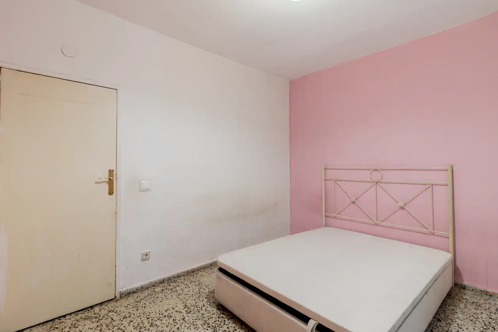 Habitación de Piso en venta en Madrid con Calefacción