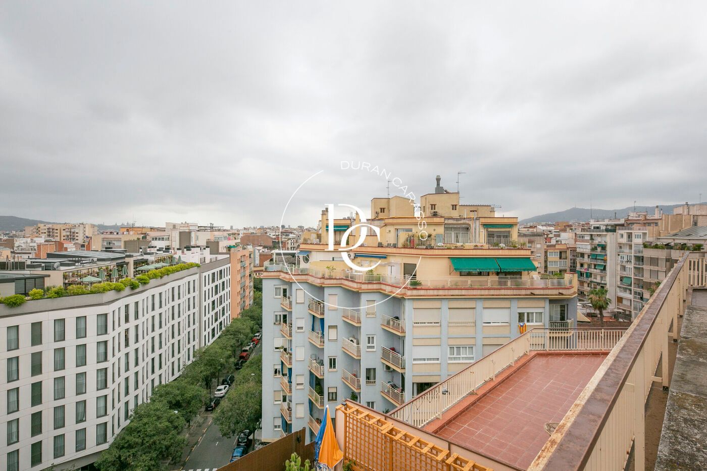 Vista exterior de Àtic en venda en  Barcelona Capital amb Aire condicionat, Calefacció i Terrassa