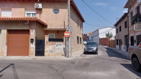 Foto 2 de Casa adosada en venta en Calle Argüelles, Valmojado, Toledo