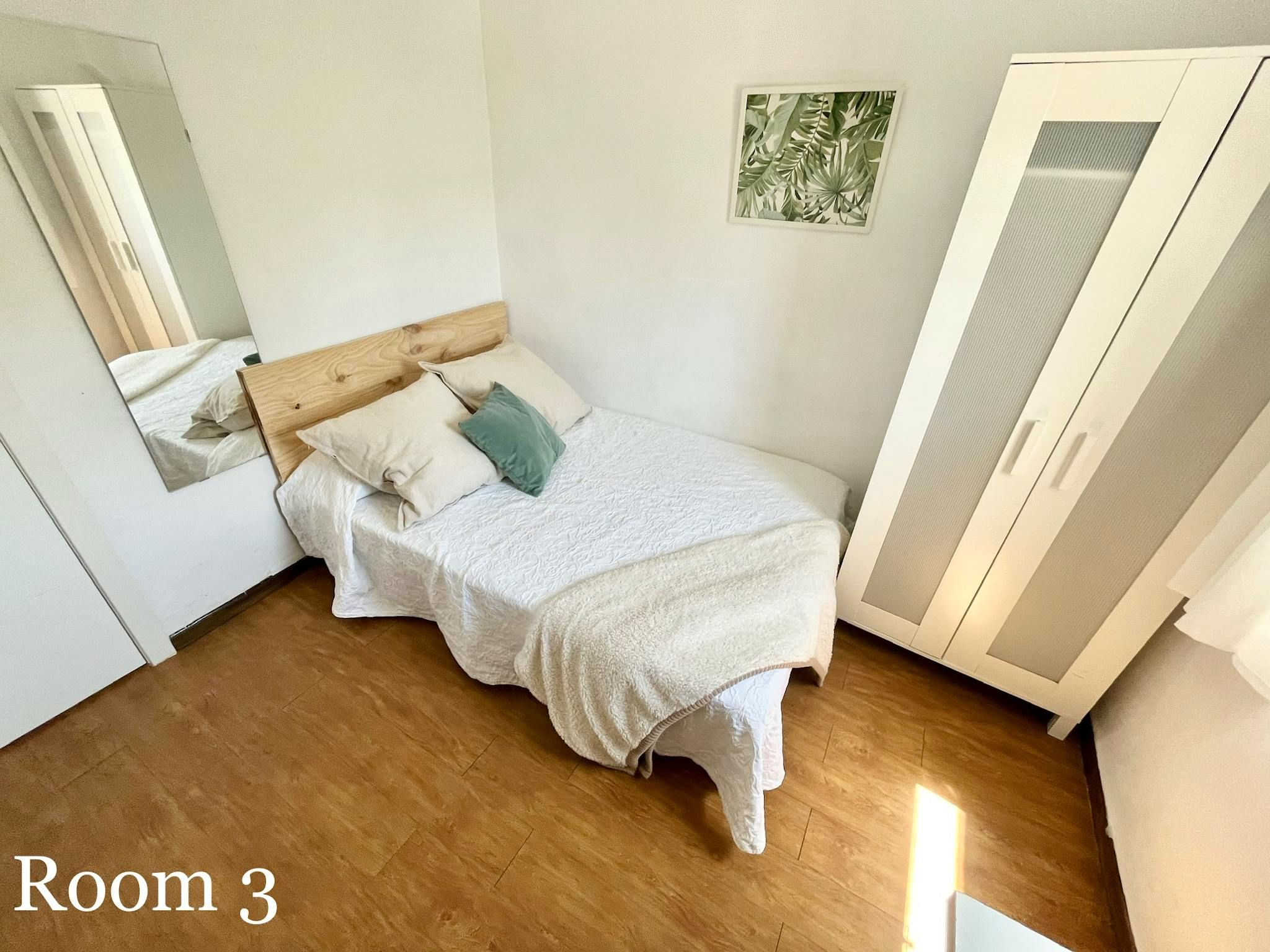 Bedroom of Flat to share in  Sevilla Capital  with Furnished, Washing machine and TV