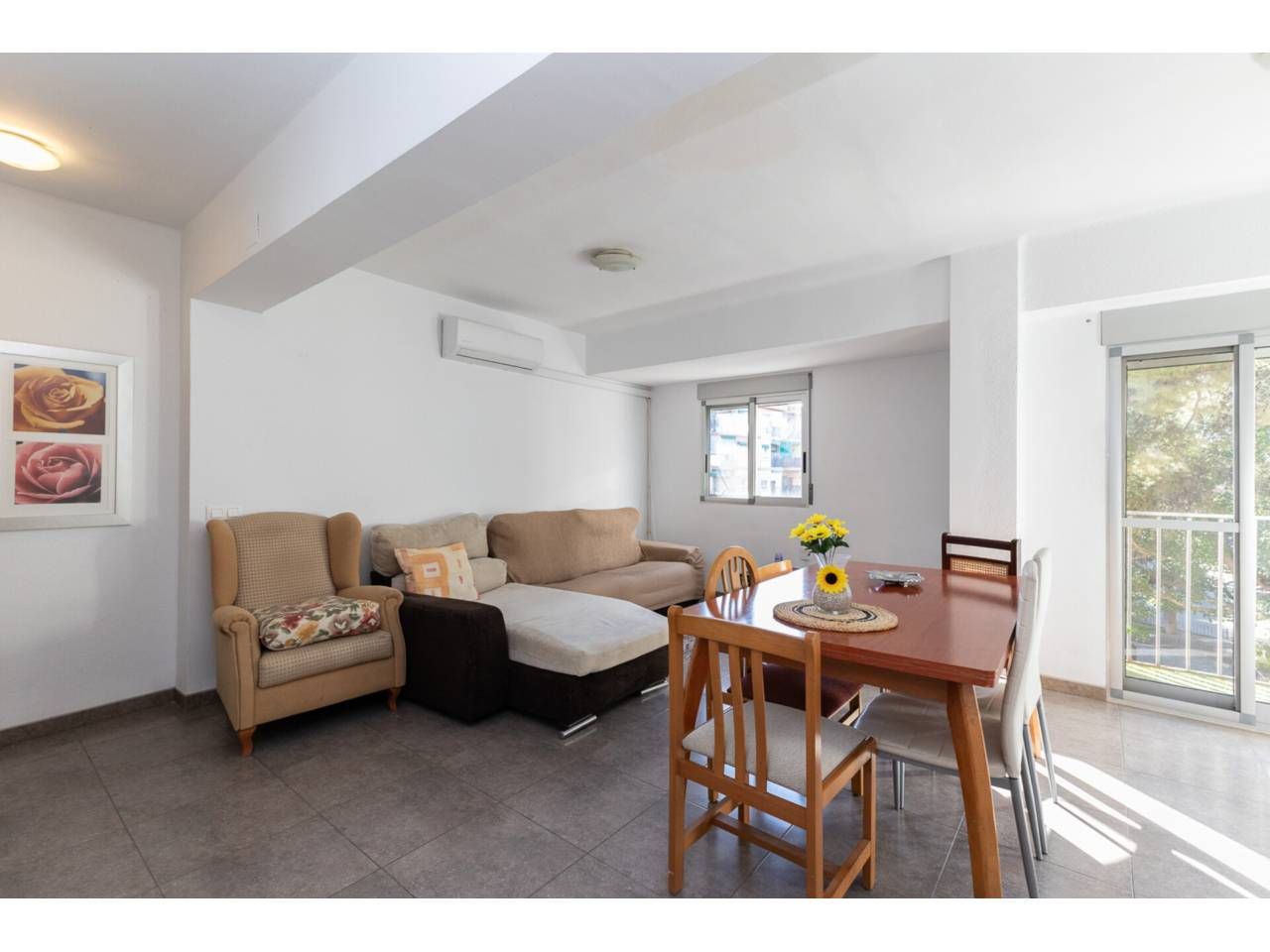 Living room of Flat for sale in Paterna  with Air Conditioner and Balcony