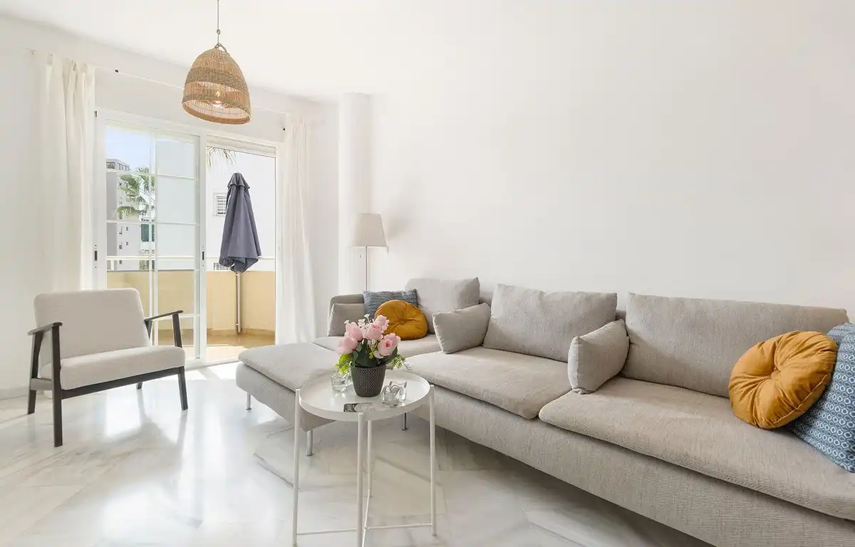 Sala de estar de Apartamento en venta en Torremolinos con Aire acondicionado, Amueblado y Piscina comunitaria