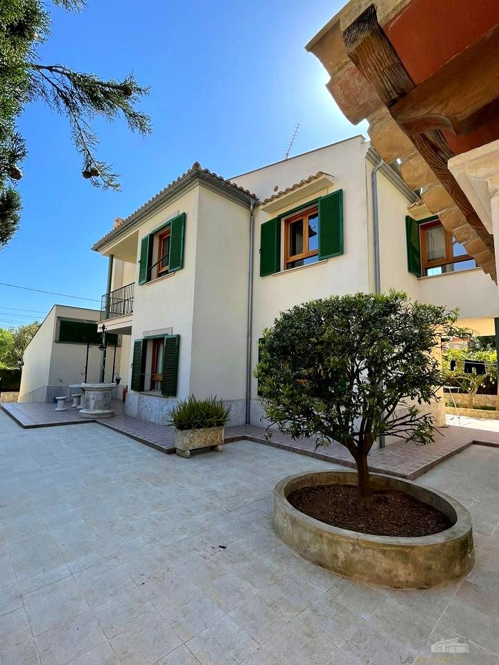 Vista exterior de Casa o xalet en venda en  Palma de Mallorca amb Aire condicionat, Jardí privat i Terrassa
