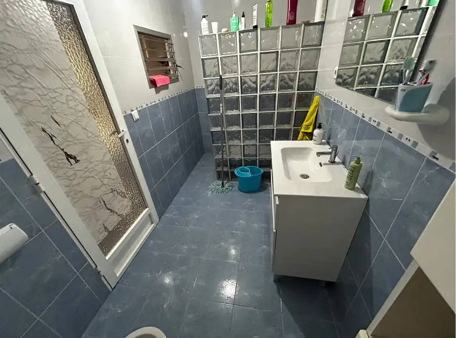 Bany de Casa o xalet en venda en Alzira amb Terrassa i Internet