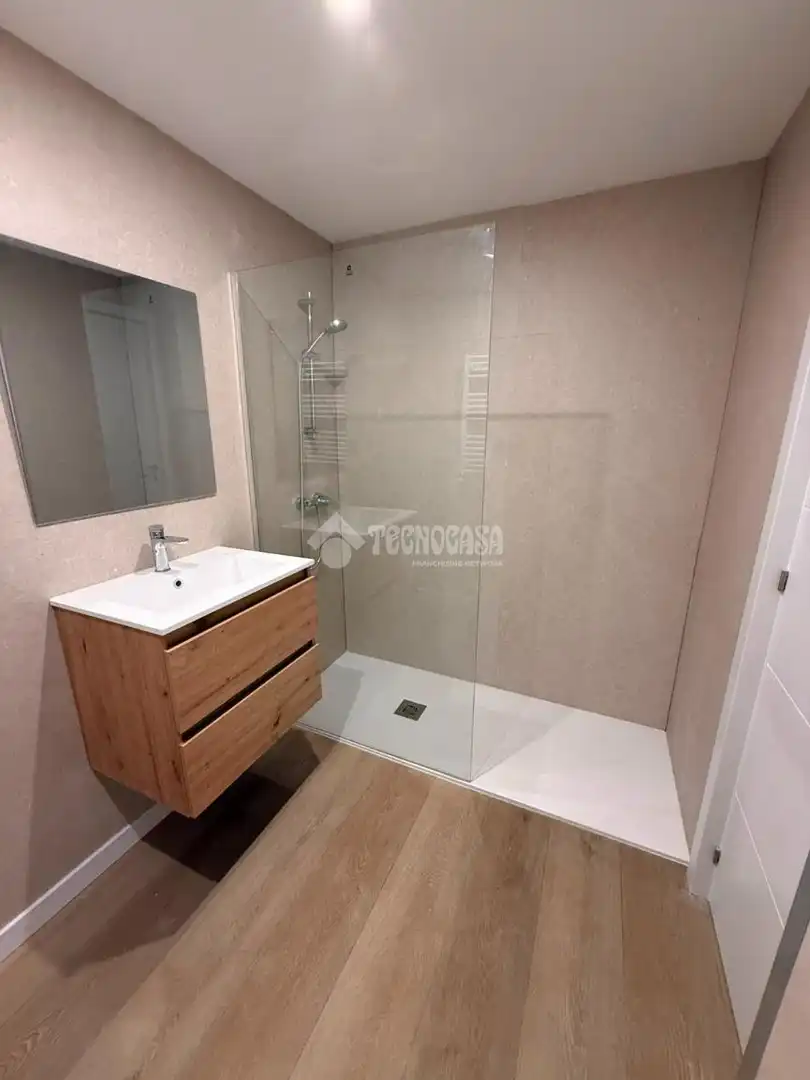 Baño de Piso de alquiler en Madrid con Aire acondicionado, Calefacción y Trastero