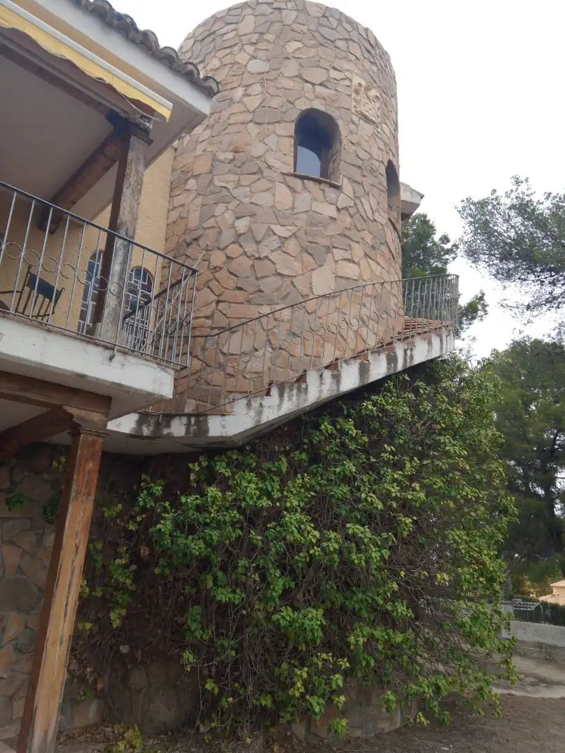 Vista exterior de Casa o xalet en venda en Tibi amb Calefacció, Jardí privat i Terrassa