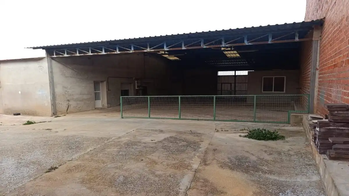 Exterior view of Industrial buildings for sale in San Carlos del Valle