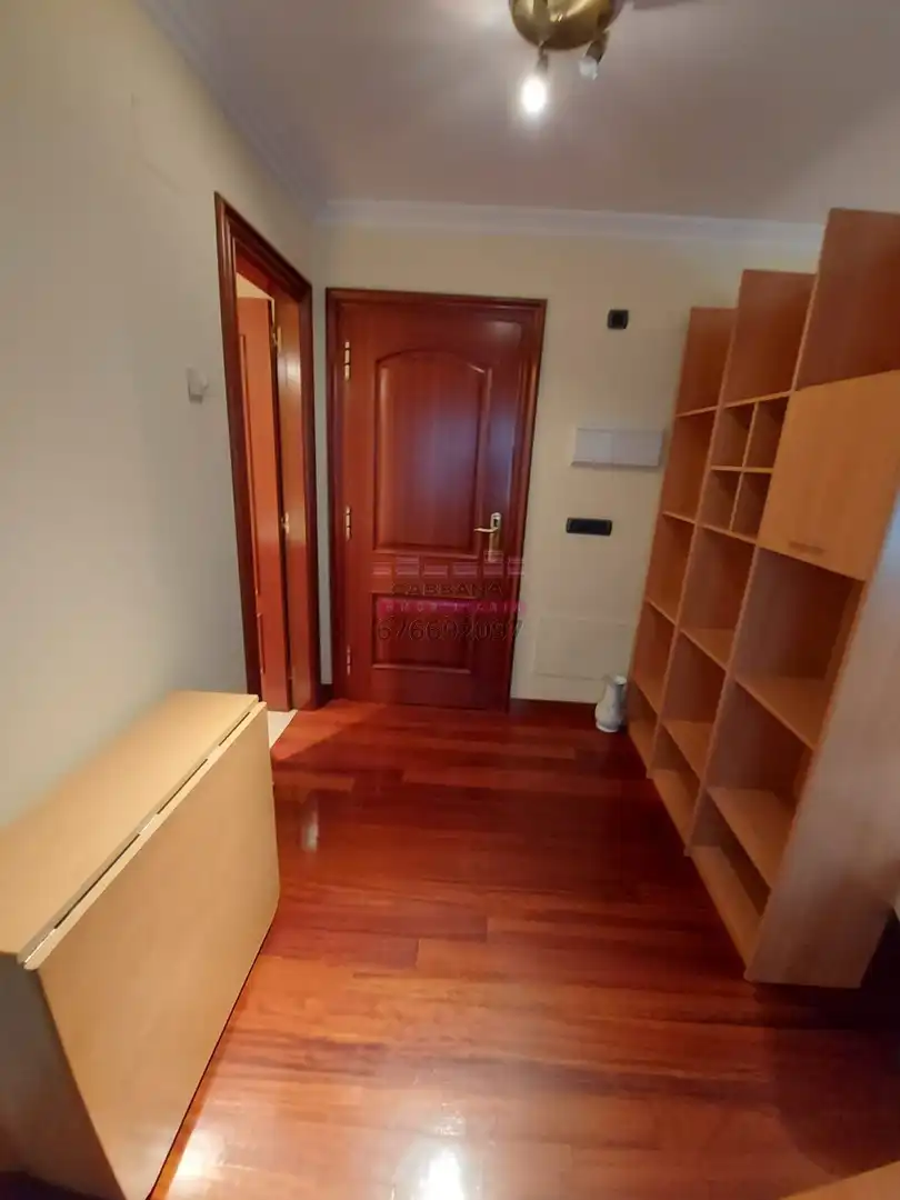 Study for rent in Avenida da Hispanidade, 48, O Castro